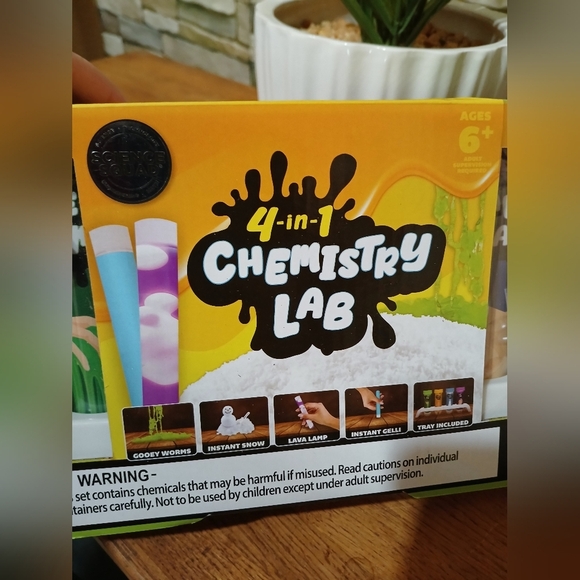 Kids 4-in-1‎ Chemistry Lab Kit - Picture 4 of 4